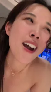 快来让你的女朋友来学习！怎么给男友口爆吞精(